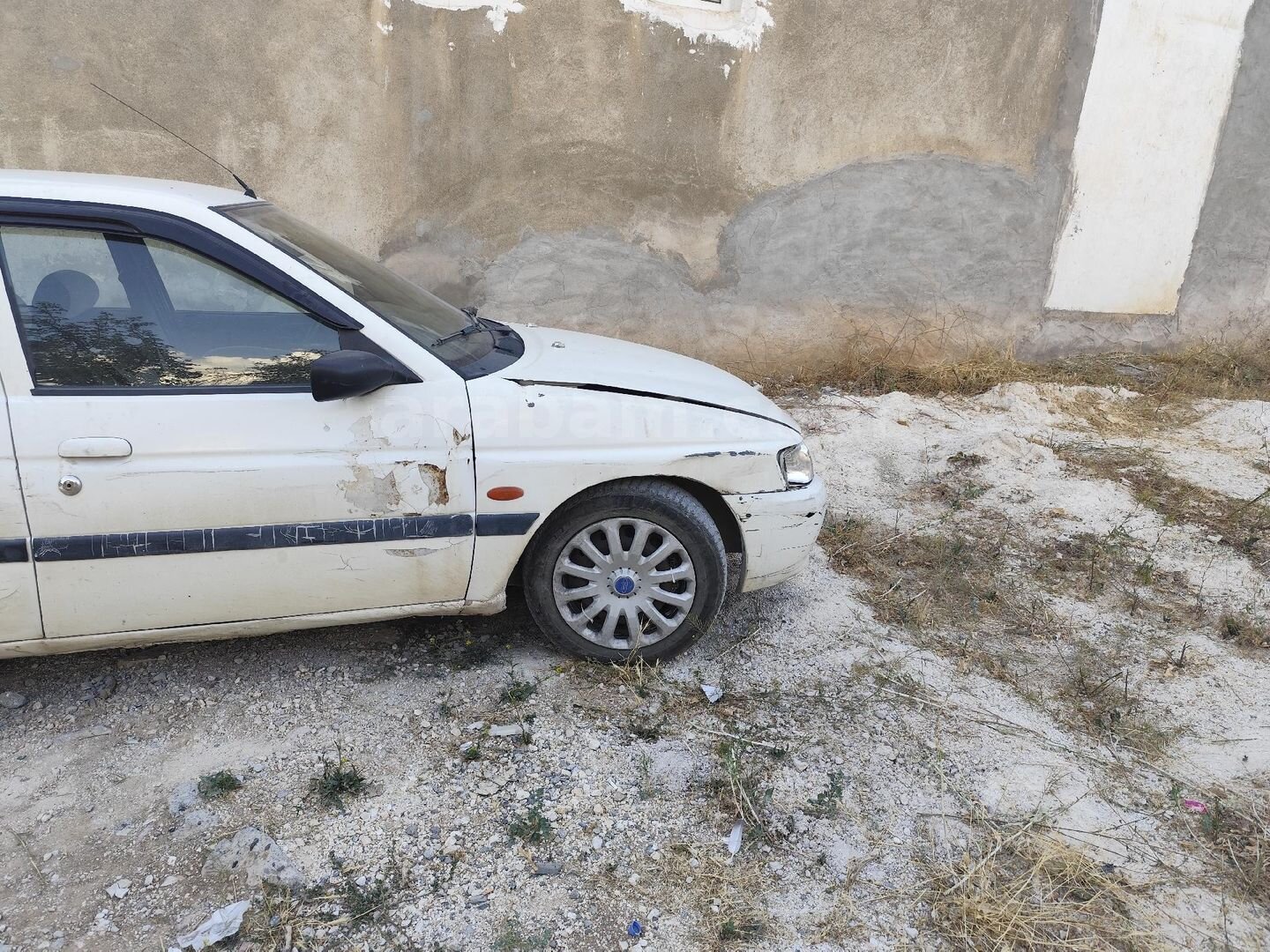 Sahibinden Ford Escort 1.6 CL 1996 Model Malatya 286.000 km Beyaz 3