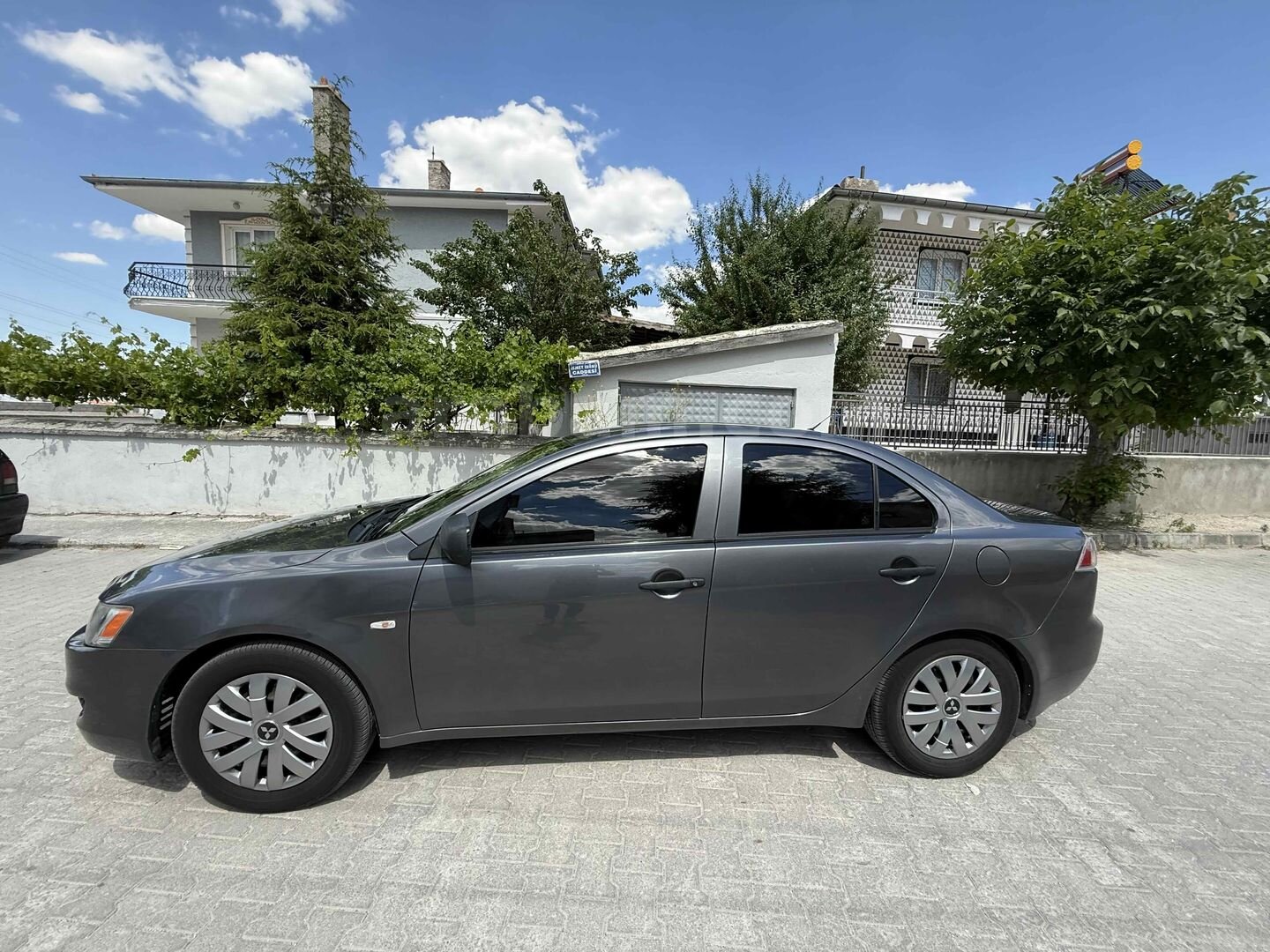Sahibinden Mitsubishi Lancer 1.6 Invite 2011 Model Afyonkarahisar 240.000 km Füme 5