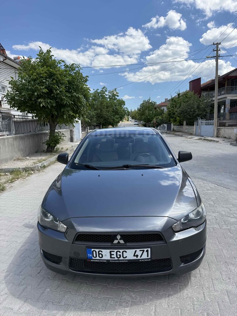 Sahibinden Mitsubishi Lancer 1.6 Invite 2011 Model Afyonkarahisar 240.000 km Füme 3