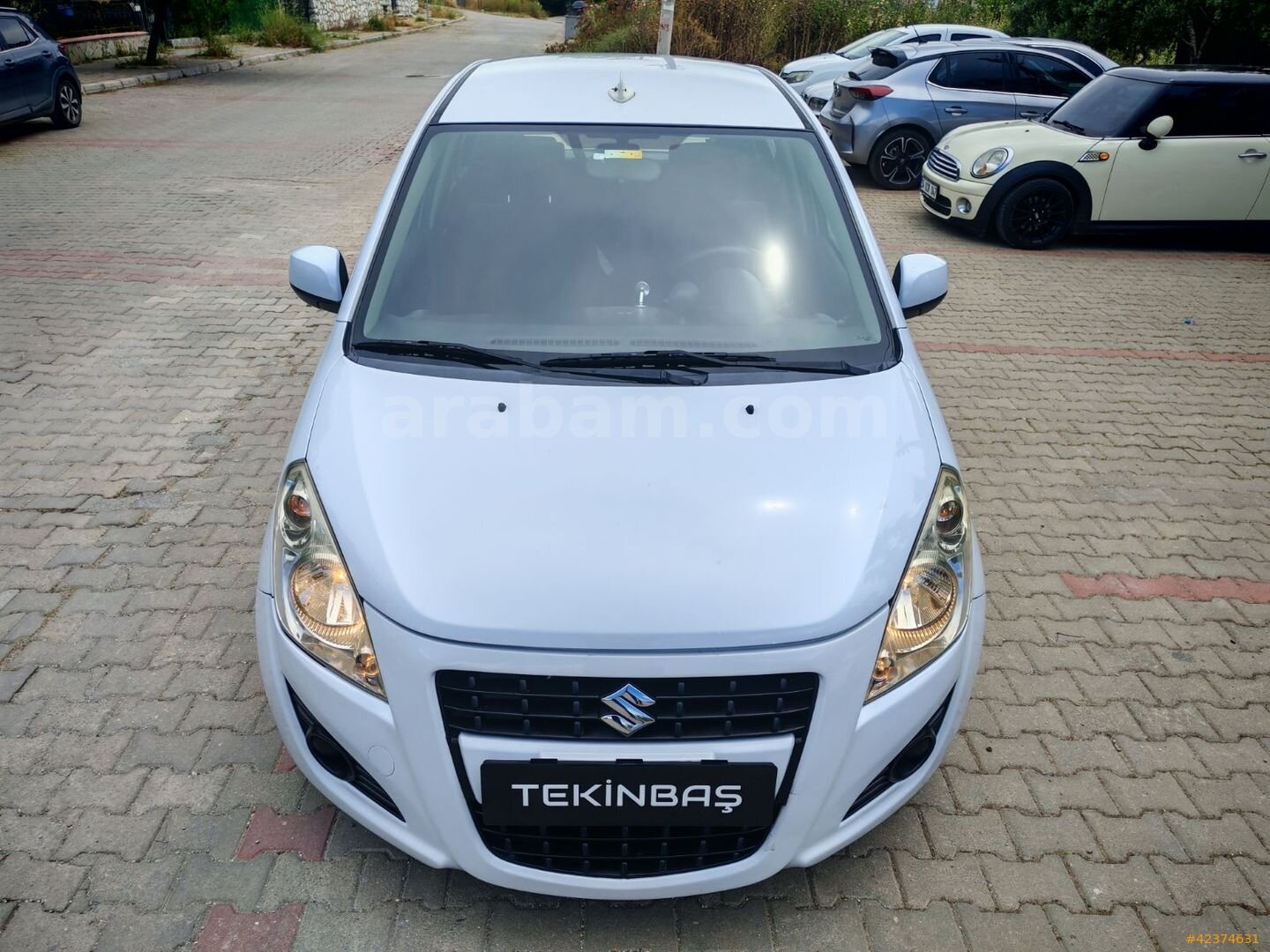 Galeriden Suzuki Splash 1.2 GLS 2012 Model İzmir 99.000 km Beyaz 2