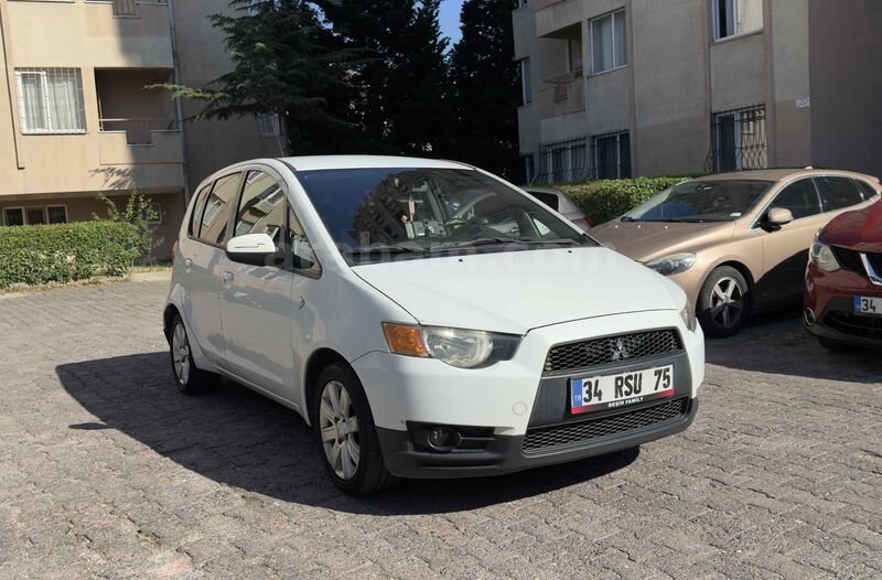 Sahibinden Mitsubishi Colt 1.3 Elegance 2012 Model İstanbul 186.000 km Beyaz