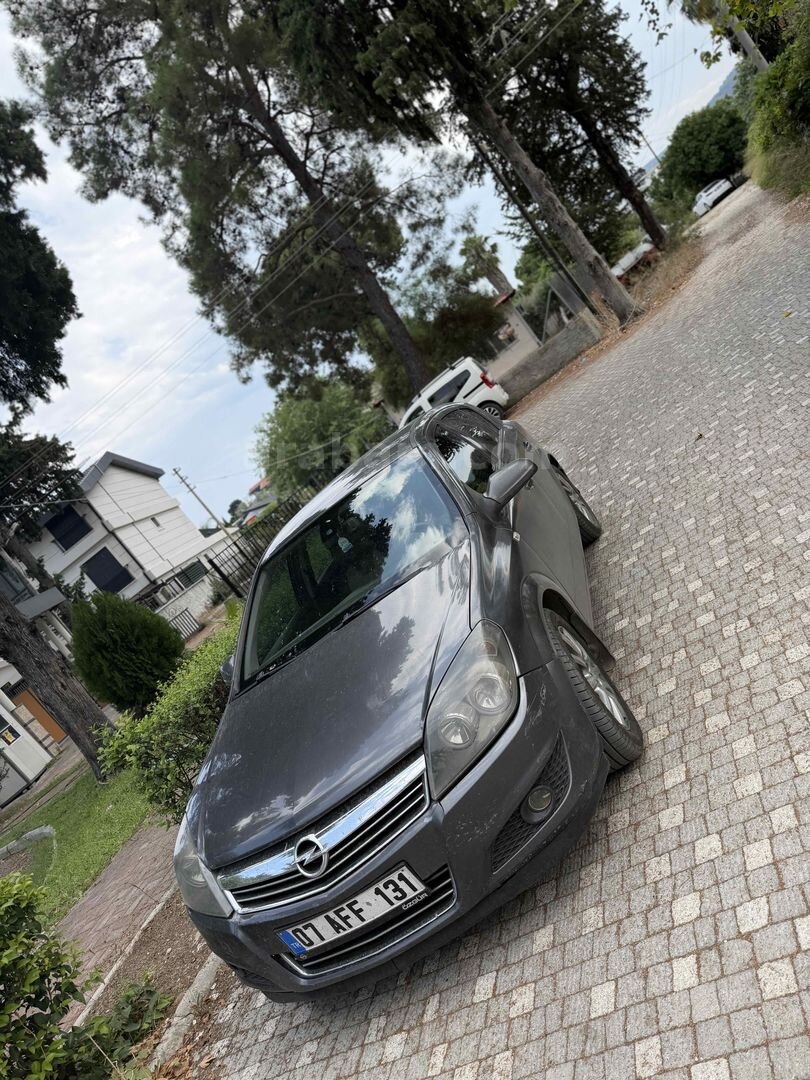 Sahibinden Opel Astra 1.3 CDTI Essentia Konfor 2010 Model Antalya 300.000 km Füme 5