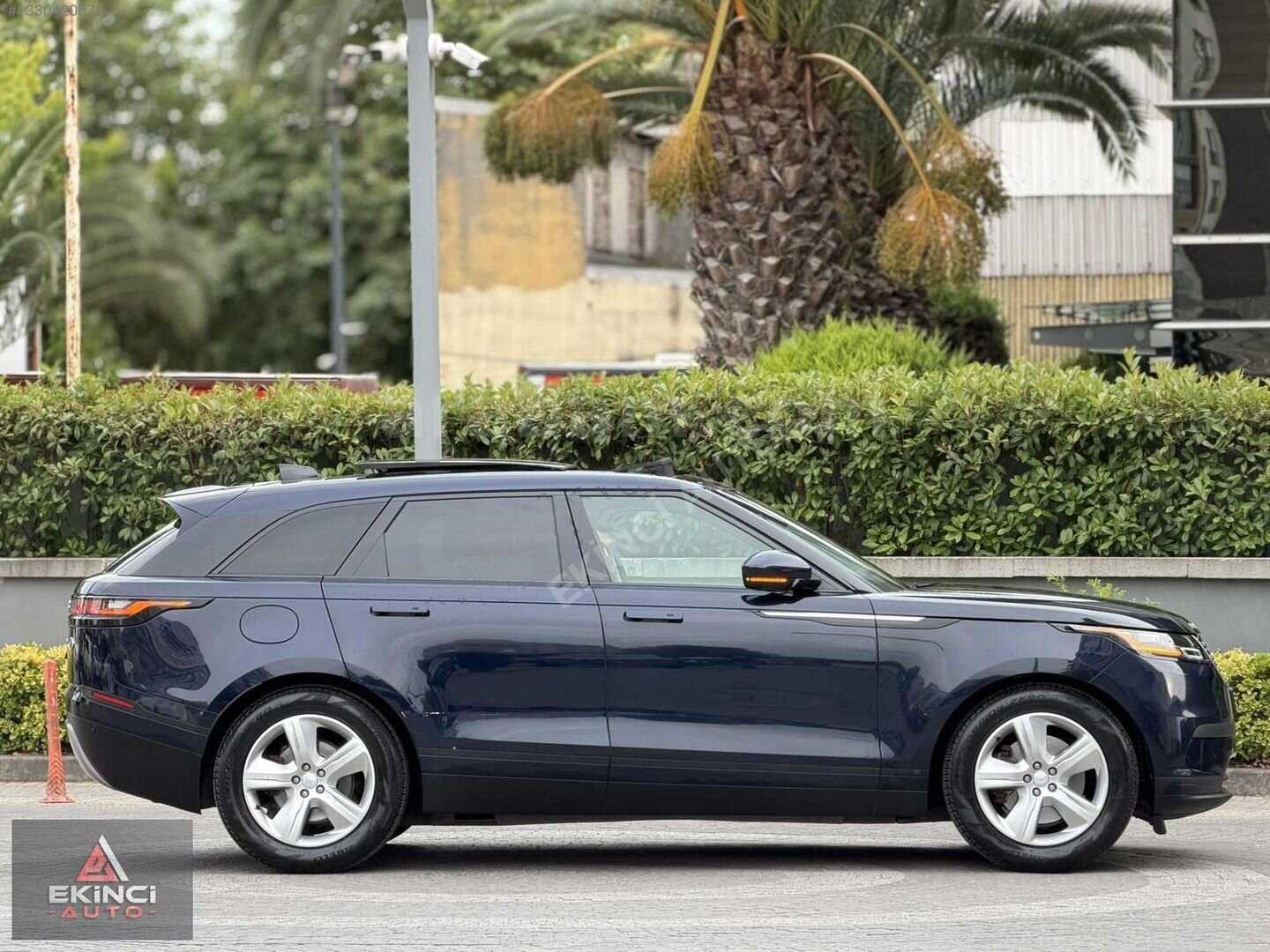 Galeriden Land Rover Range Velar 2.0 TD4 S 2022 Model İstanbul 73.000 km Lacivert 4