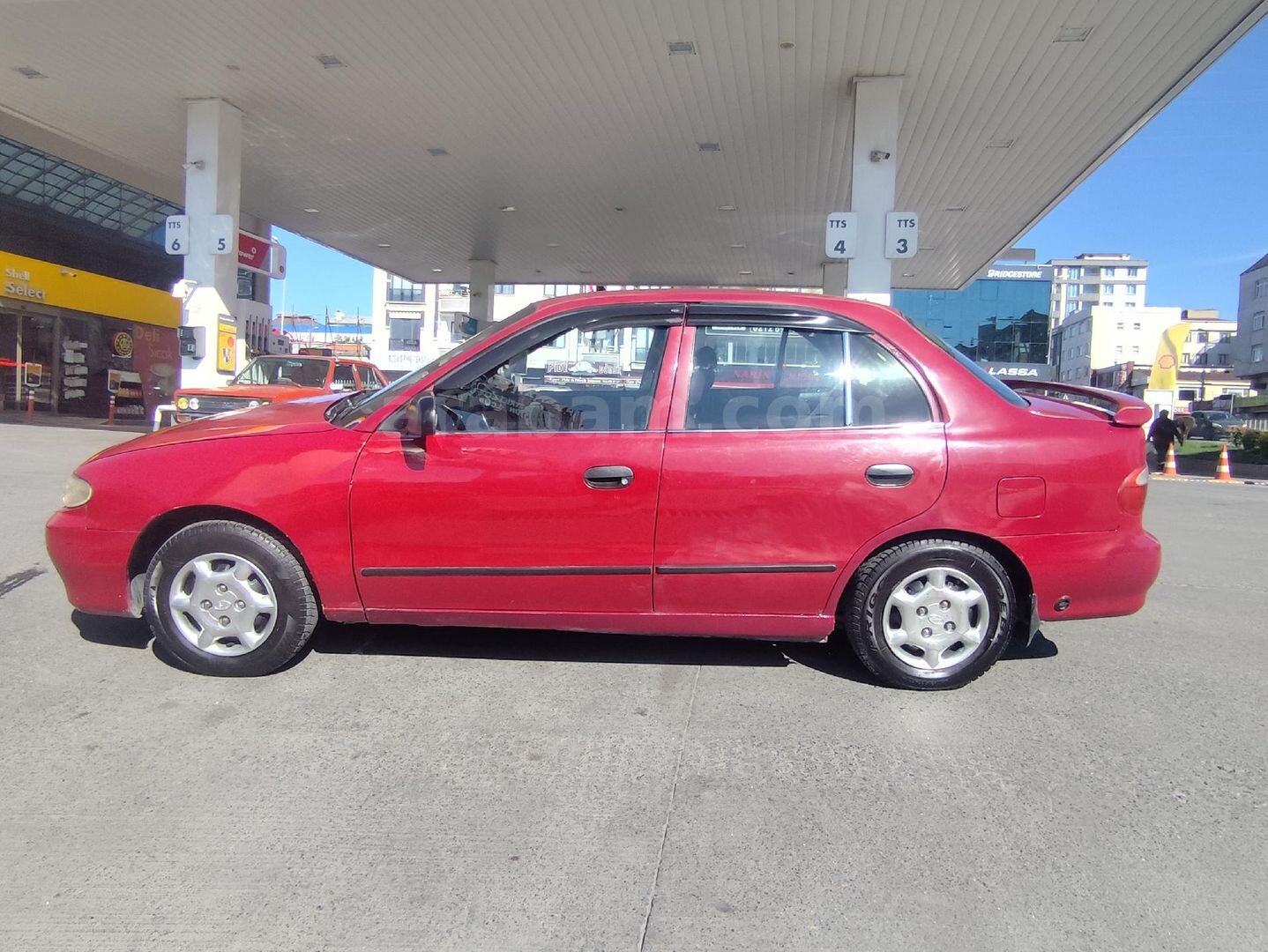 Sahibinden Hyundai Accent 1.5 GLS 1999 Model İstanbul 372.000 km Kırmızı 4