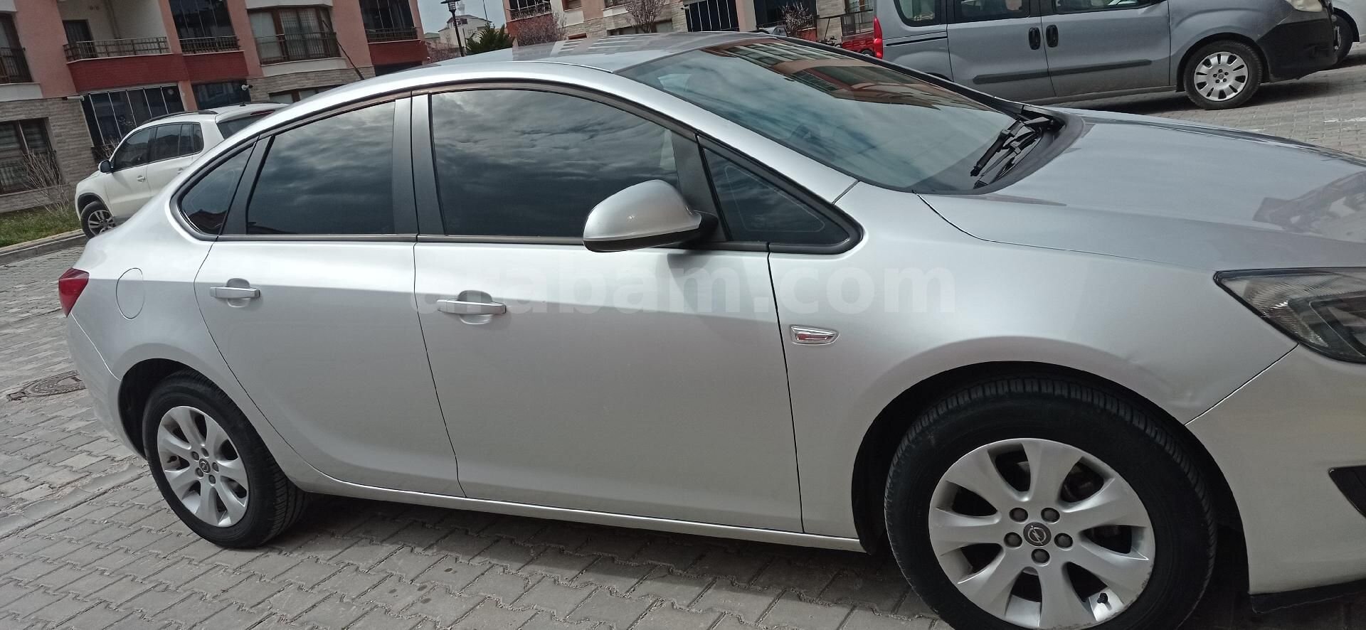 Sahibinden Opel Astra 1.4 T Edition Plus 2019 Model Amasya 103.349 km Gri 3