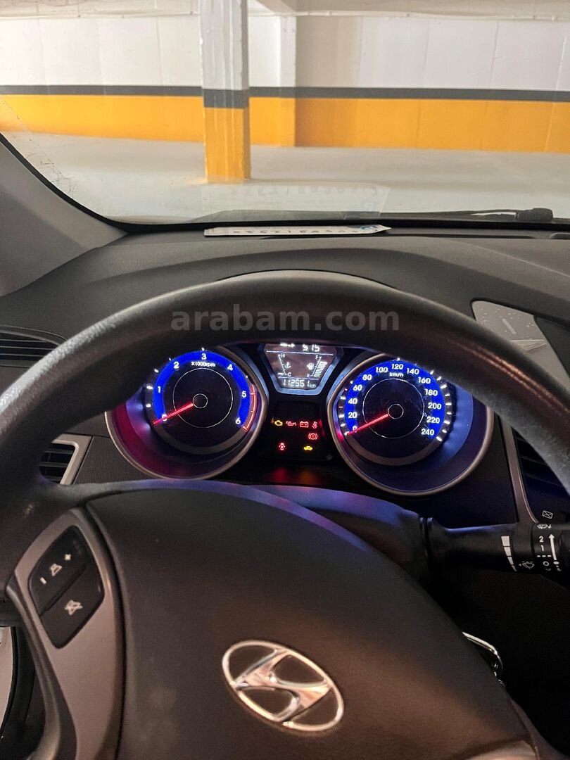 Sahibinden Hyundai Elantra 1.6 CRDi Style 2015 Model Adana 112.000 km Beyaz 2