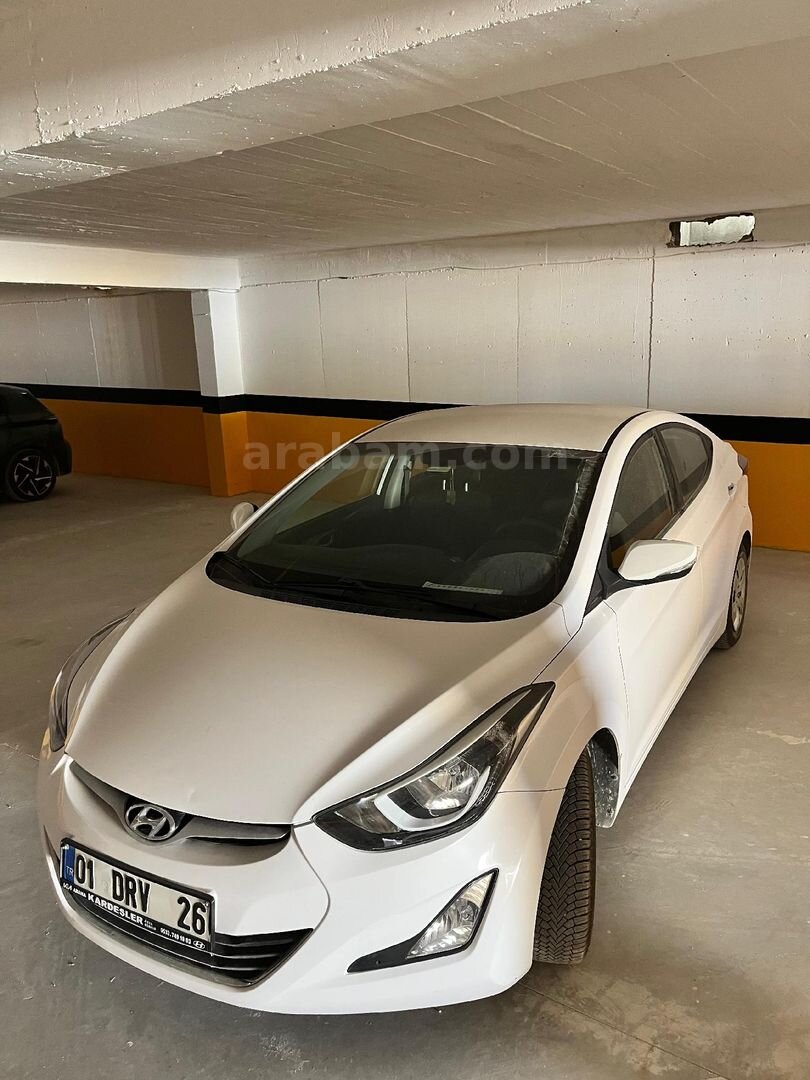 Sahibinden Hyundai Elantra 1.6 CRDi Style 2015 Model Adana 112.000 km Beyaz 4