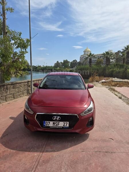 Sahibinden Hyundai i30 1.4 MPi Style 2017 Model Antalya 231.000 km Bordo