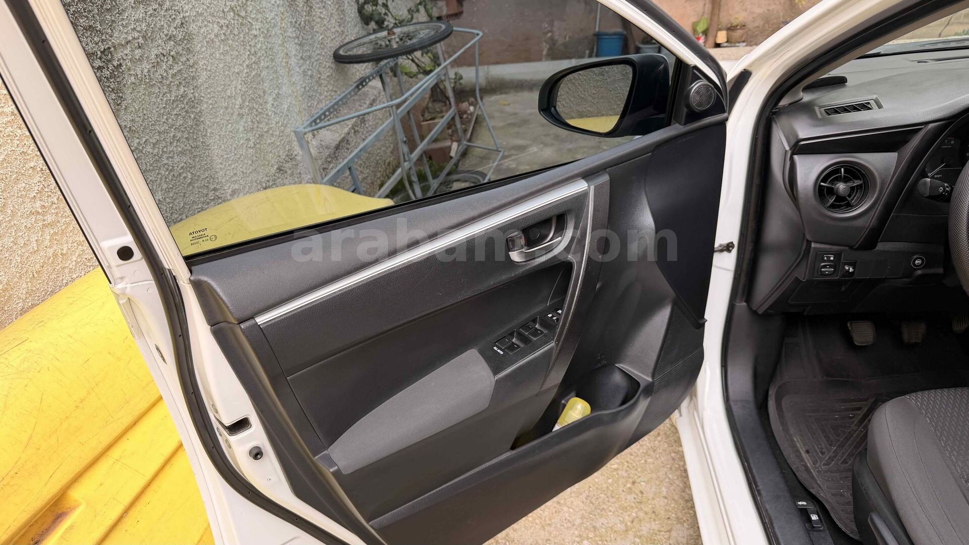 Sahibinden Toyota Corolla 1.33 Life 2018 Model Elazığ 272.000 km Beyaz 5