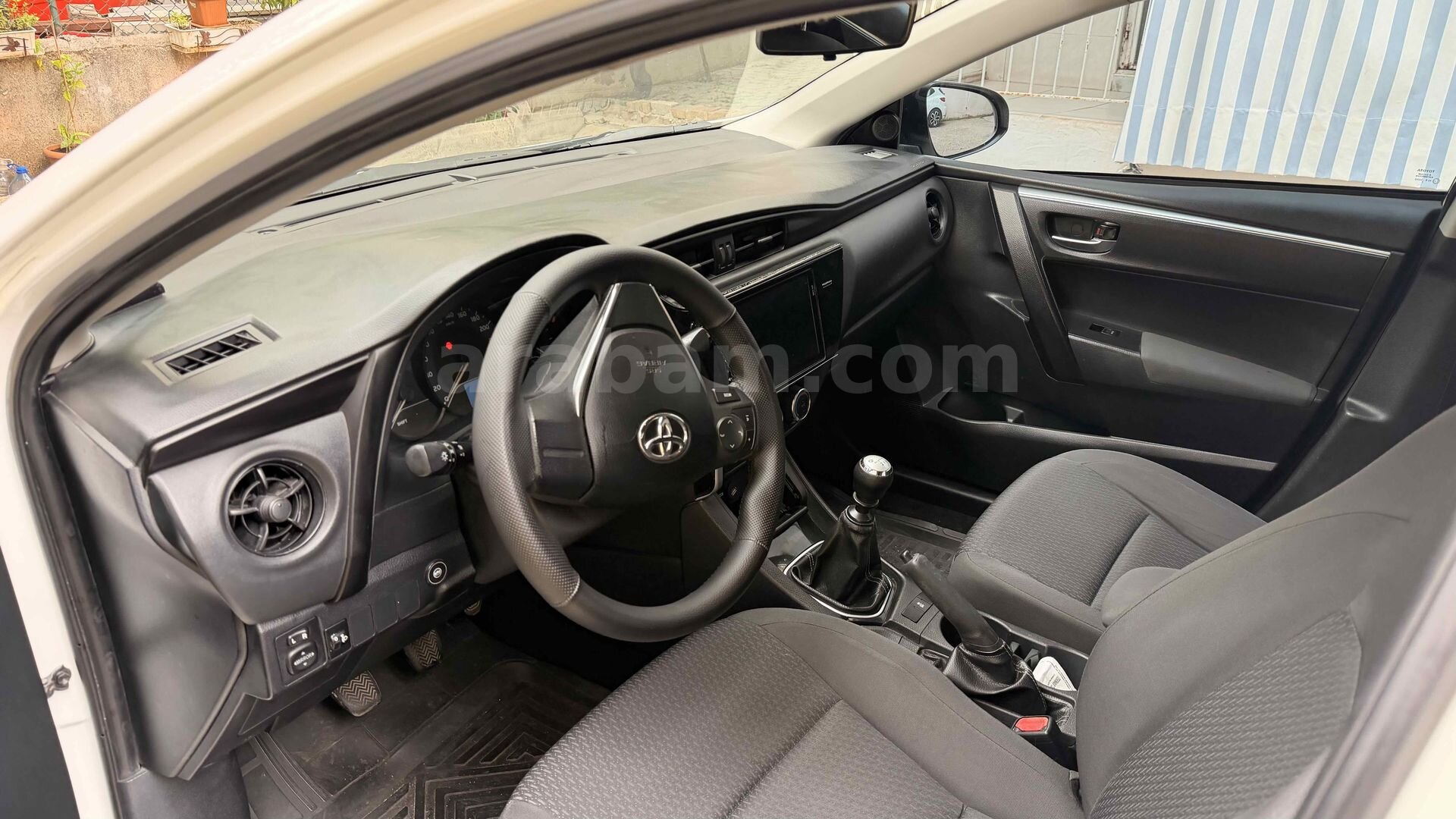 Sahibinden Toyota Corolla 1.33 Life 2018 Model Elazığ 272.000 km Beyaz 6