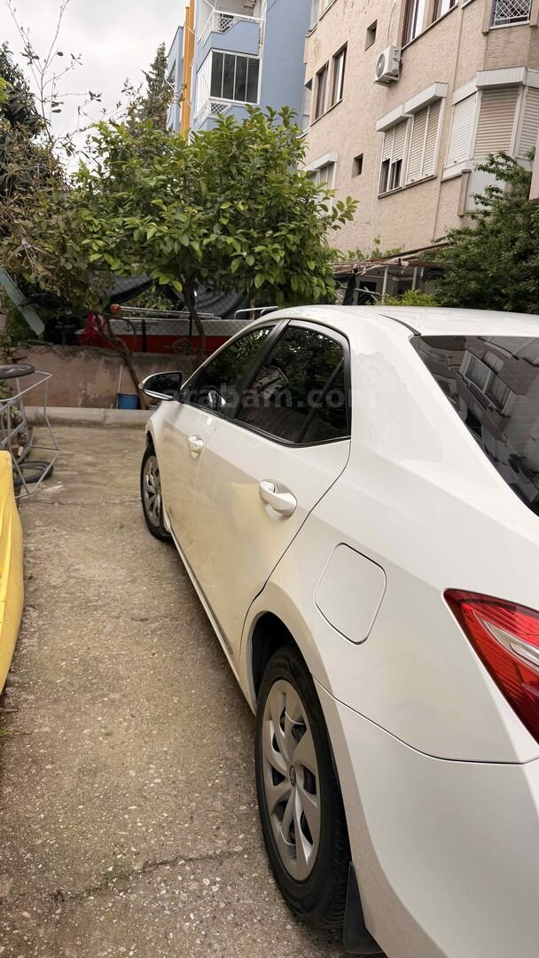 Sahibinden Toyota Corolla 1.33 Life 2018 Model Elazığ 272.000 km Beyaz 4