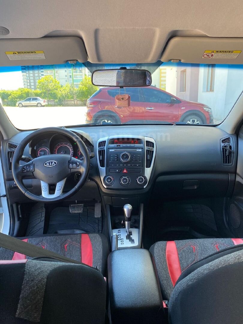 Sahibinden Kia Ceed 1.6 CRDi Motion 2012 Model Ankara 273.000 km Beyaz 4