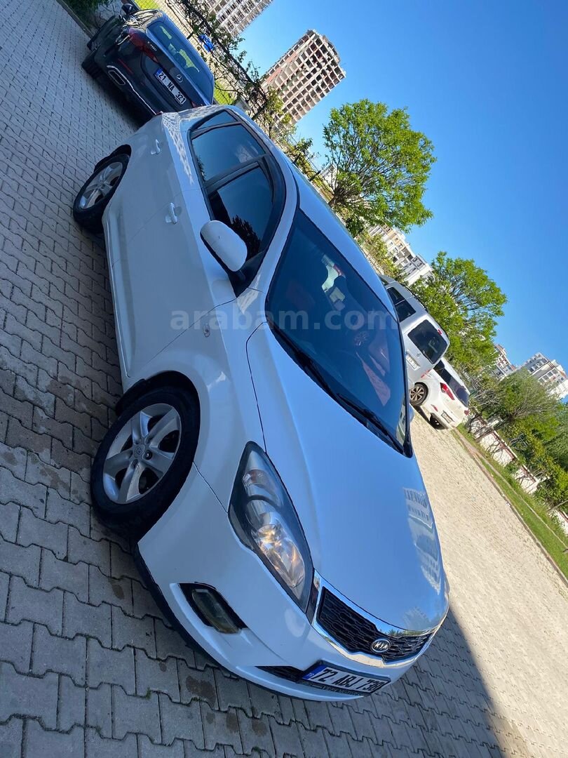 Sahibinden Kia Ceed 1.6 CRDi Motion 2012 Model Ankara 273.000 km Beyaz 3