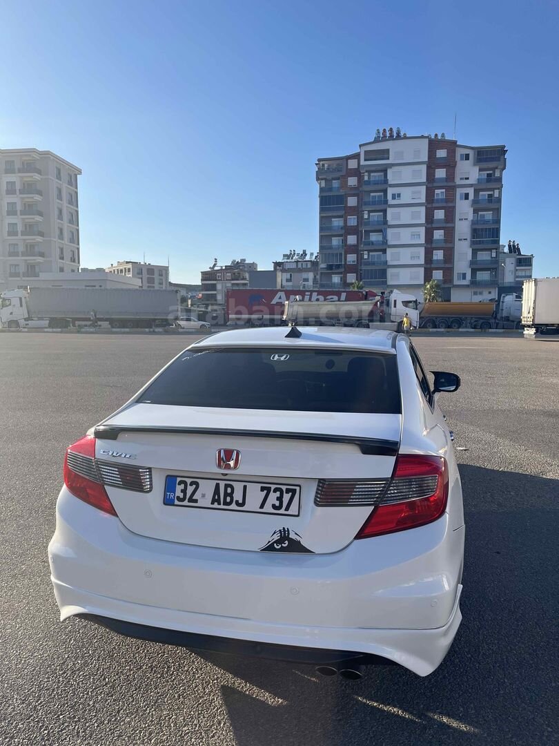 Sahibinden Honda Civic 1.6i VTEC Eco Elegance 2012 Model Antalya 206.000 km Beyaz 5
