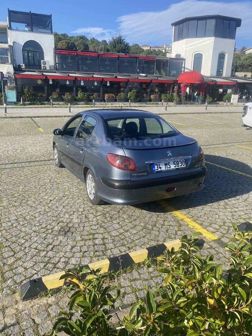Sahibinden Peugeot 206 1.6 HDi Comfort 2010 Model İstanbul 260.000 km Füme 5