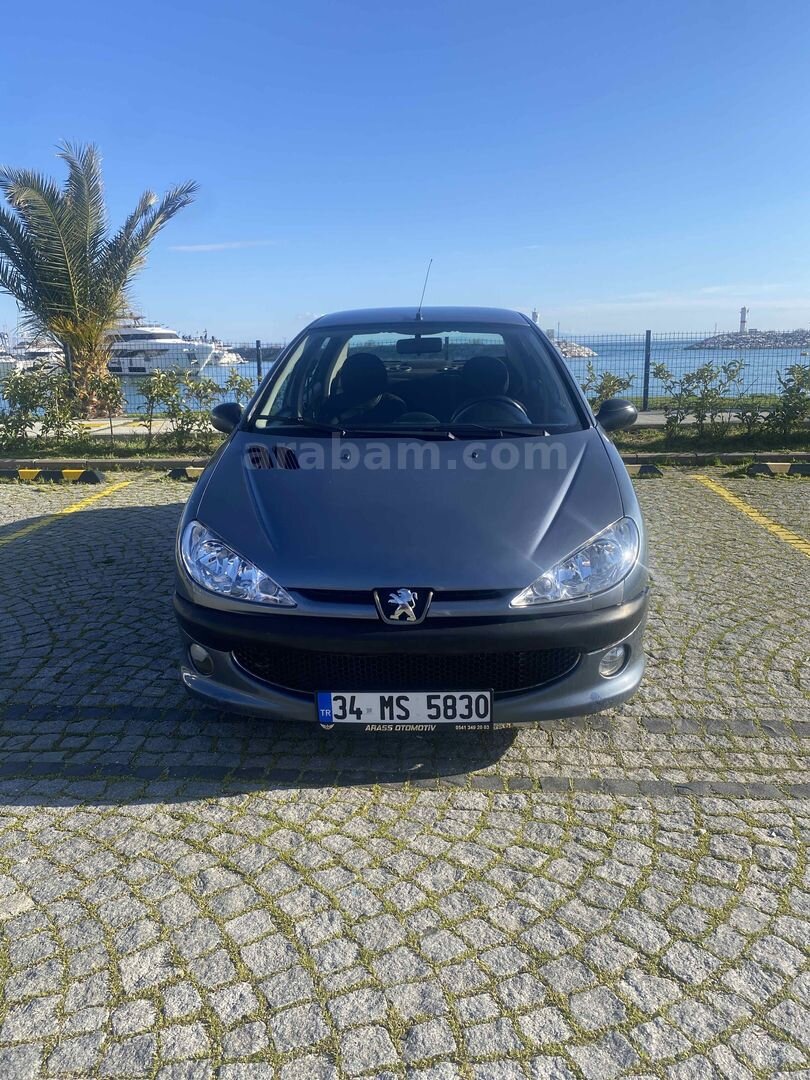 Sahibinden Peugeot 206 1.6 HDi Comfort 2010 Model İstanbul 260.000 km Füme 3