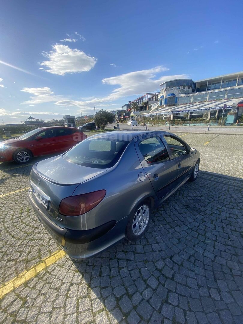 Sahibinden Peugeot 206 1.6 HDi Comfort 2010 Model İstanbul 260.000 km Füme 6