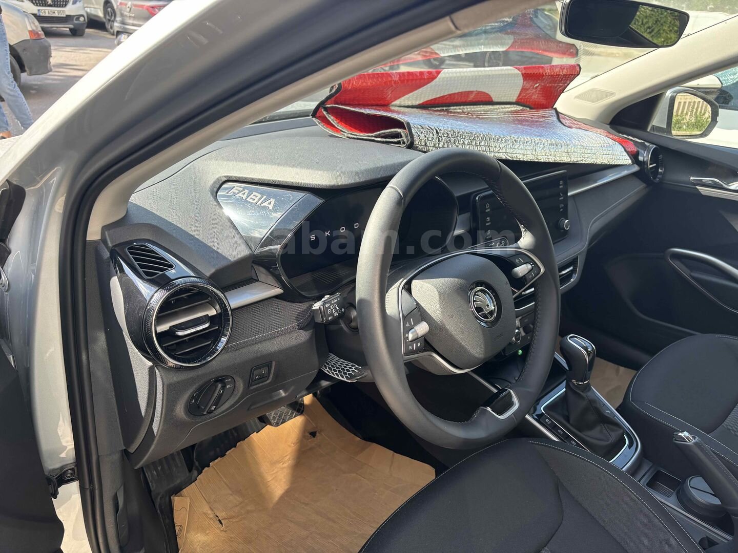 Sahibinden Skoda Fabia 1.0 TSI Premium 2024 Model İstanbul 26.500 km Gri 6