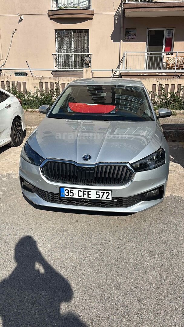 Sahibinden Skoda Fabia 1.0 TSI Premium 2024 Model İstanbul 26.500 km Gri 5