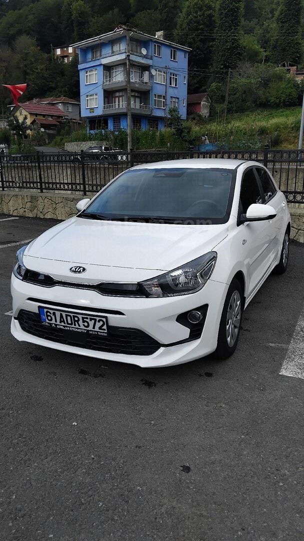 Sahibinden Kia Rio 1.2 MPI Cool 2020 Model Rize 72.200 km Beyaz 2