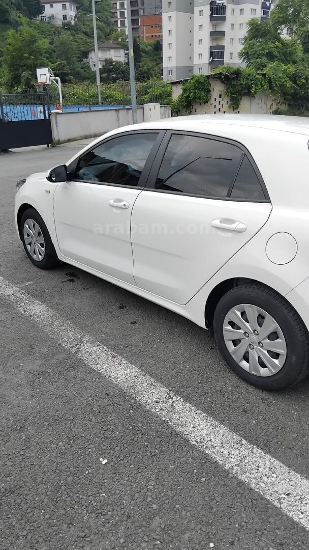 Sahibinden Kia Rio 1.2 MPI Cool 2020 Model Rize 72.200 km Beyaz 4