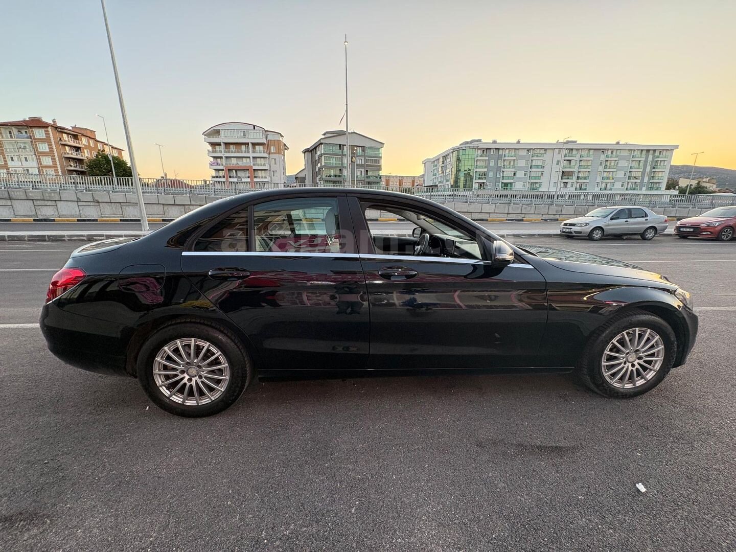 Sahibinden Mercedes - Benz C 200 d BlueTEC Style 2016 Model Isparta 182.000 km Siyah 3