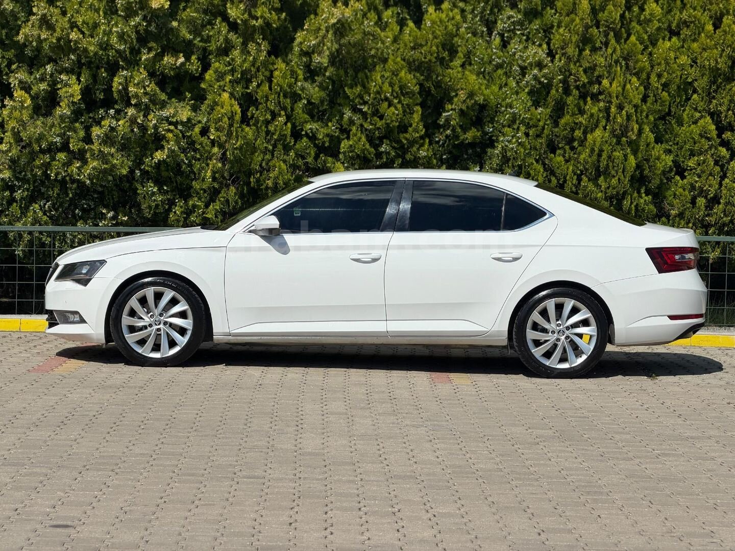 Sahibinden Skoda SuperB 1.6 TDI Prestige 2016 Model Bilecik 190.000 km Beyaz 4