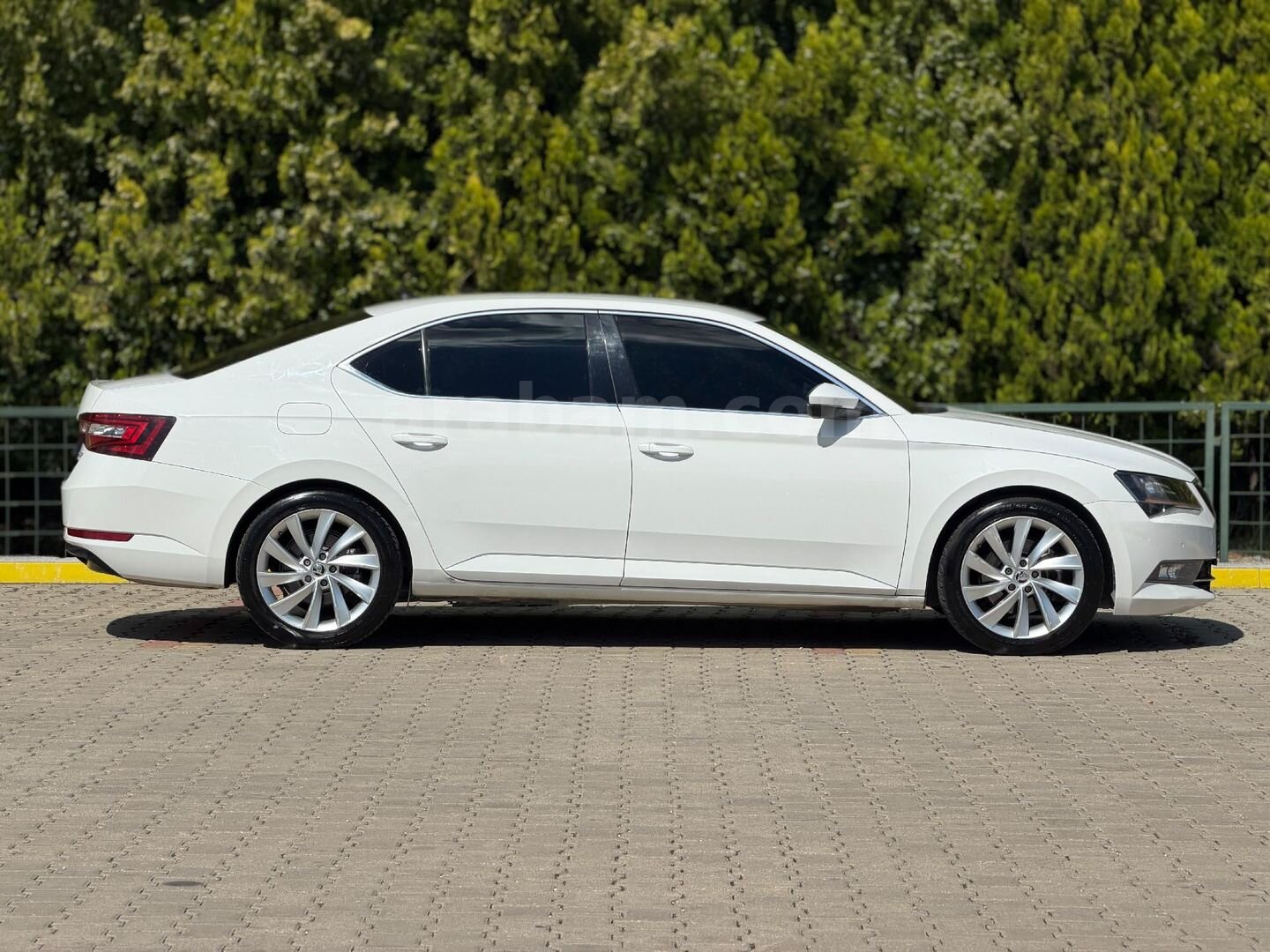 Sahibinden Skoda SuperB 1.6 TDI Prestige 2016 Model Bilecik 190.000 km Beyaz 3