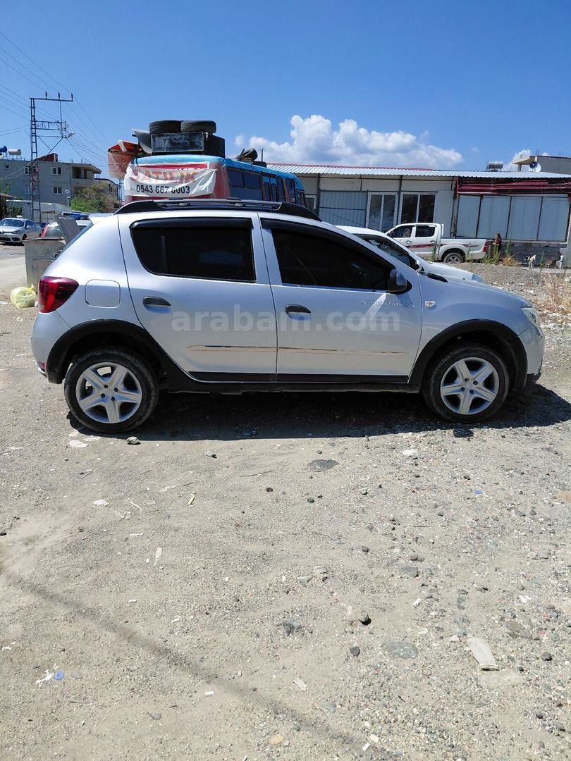 Sahibinden Dacia Sandero 1.5 dCi Stepway 2017 Model Hatay 111.450 km Gri 3