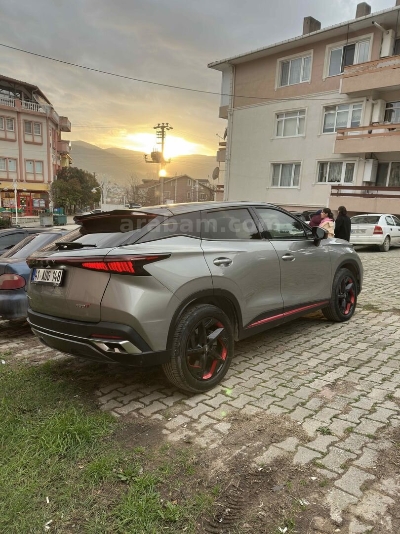 Sahibinden Chery Omoda 5 1.6 T-GDI Luxury 2024 Model Sakarya 32.000 km Gri (titanyum) 4