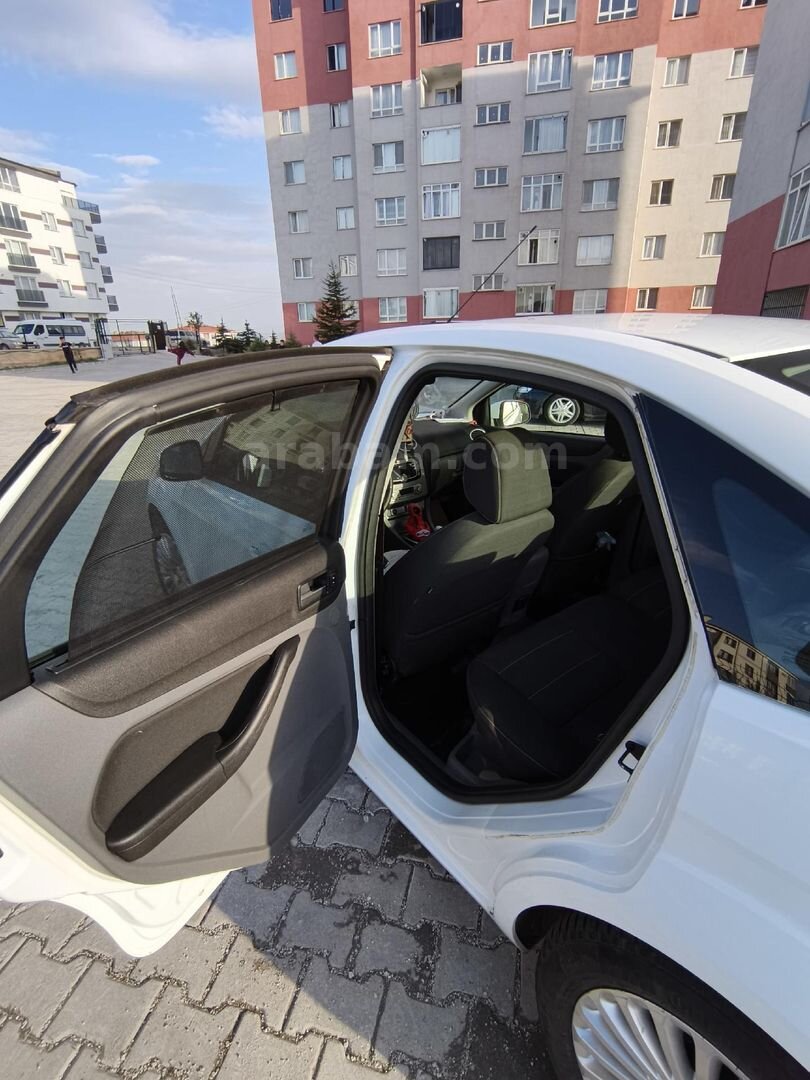 Sahibinden Ford Focus 1.6 Ti-VCT Titanium 2011 Model Ankara 325.000 km Beyaz 7