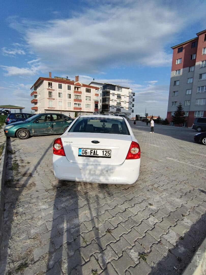 Sahibinden Ford Focus 1.6 Ti-VCT Titanium 2011 Model Ankara 325.000 km Beyaz 2