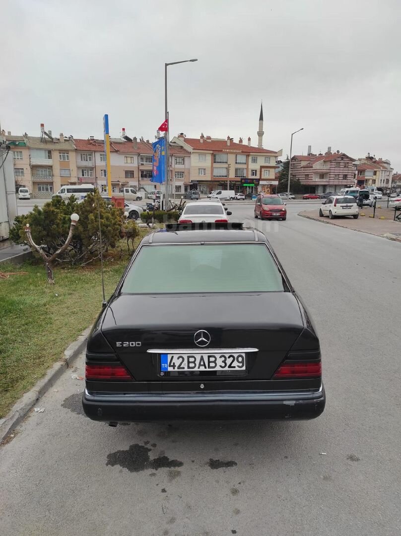 Sahibinden Mercedes - Benz E 200 1994 Model Konya 480.000 km Siyah 4