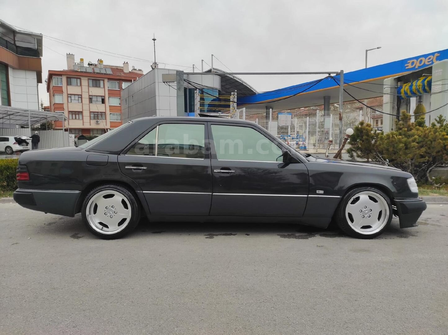 Sahibinden Mercedes - Benz E 200 1994 Model Konya 480.000 km Siyah 3