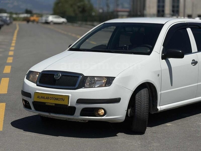 Galeriden Skoda Fabia 1.2 Classic 2006 Model Sakarya 260.000 km Beyaz