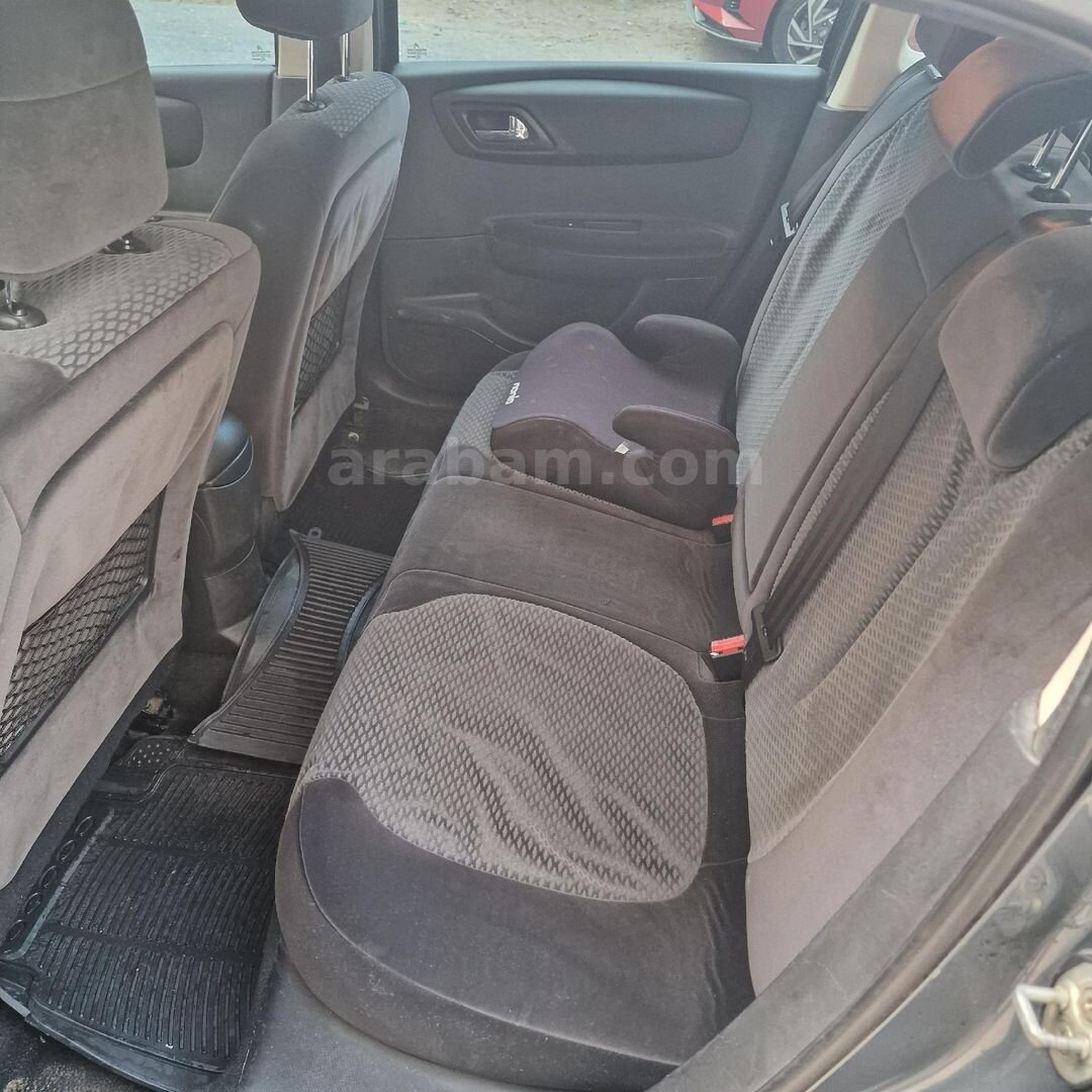 Sahibinden Citroen C4 1.6 SX 2006 Model İstanbul 196.000 km Gri 7