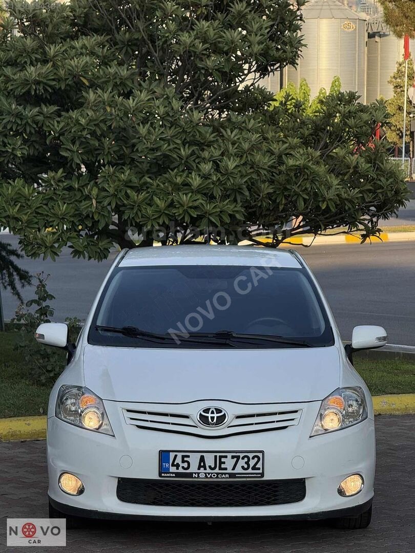 Galeriden Toyota Auris 1.4 D-4D Comfort Extra 2012 Model Manisa 185.000 km Beyaz 5