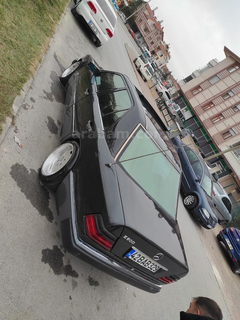 Sahibinden Mercedes - Benz E 200 1994 Model Konya 480.000 km Siyah 4
