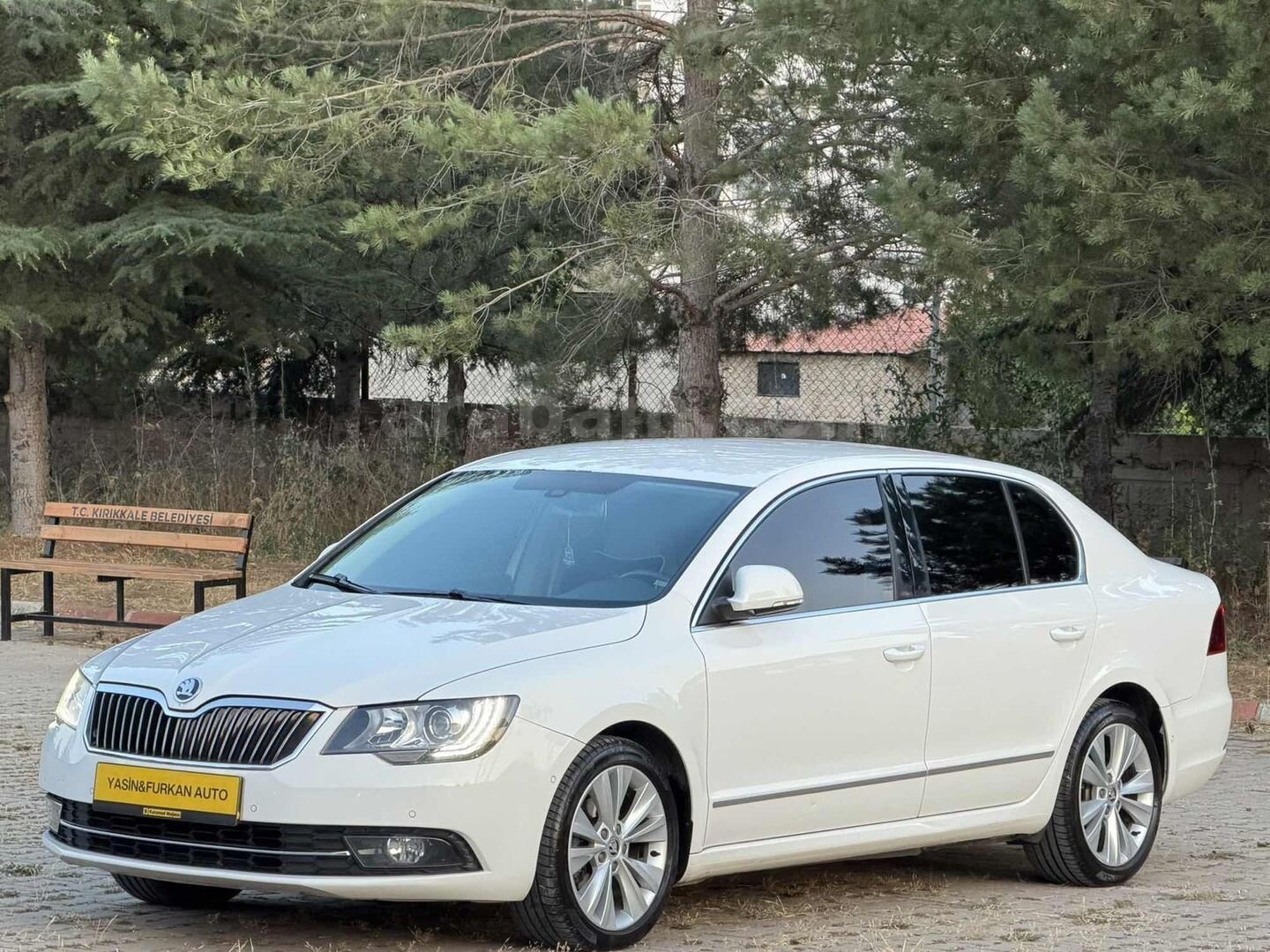 Galeriden Skoda SuperB 1.6 TDI Elegance 2015 Model Kırıkkale 188.000 km Beyaz 7