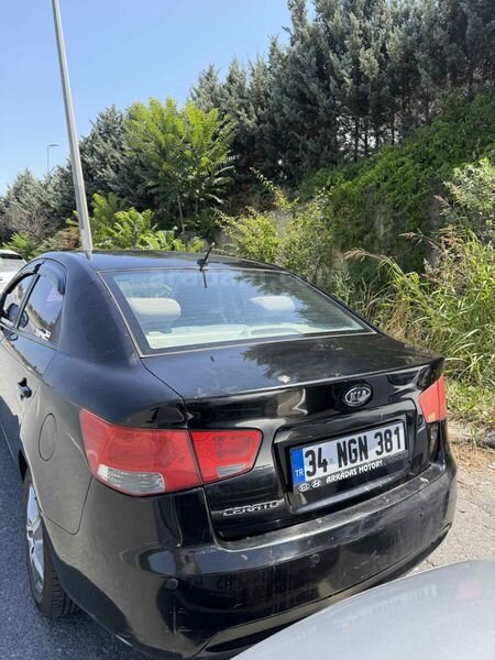 Sahibinden Kia Cerato 1.6 EX Comfort 2011 Model İstanbul 214.725 km Siyah