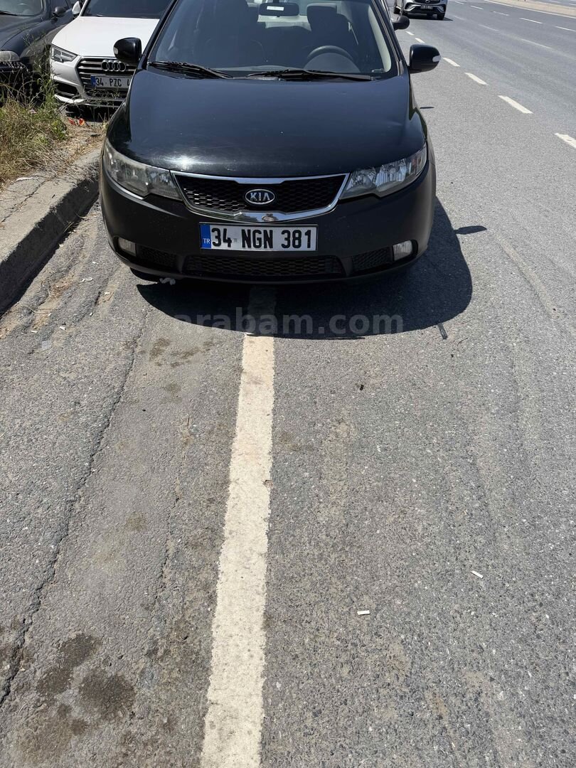 Sahibinden Kia Cerato 1.6 EX Comfort 2011 Model İstanbul 214.725 km Siyah 3
