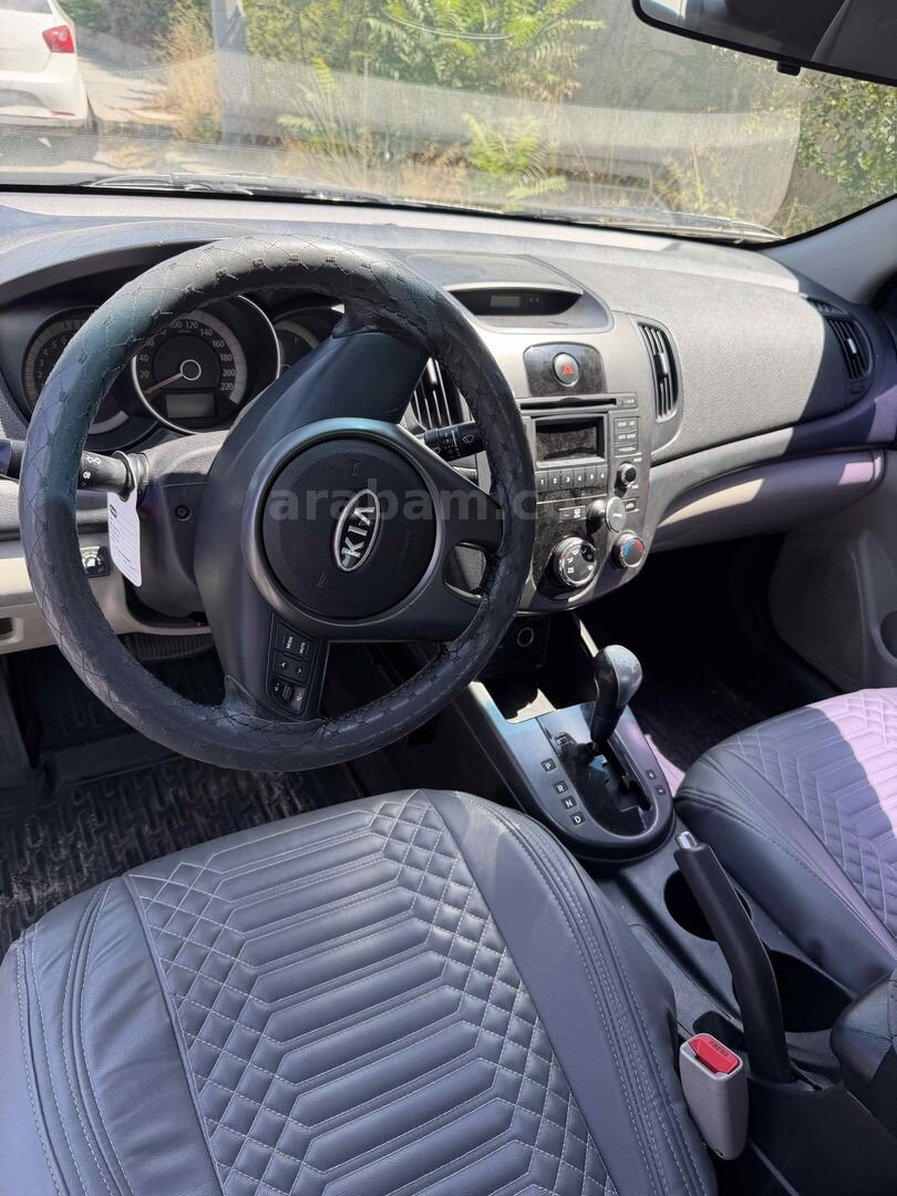 Sahibinden Kia Cerato 1.6 EX Comfort 2011 Model İstanbul 214.725 km Siyah 2