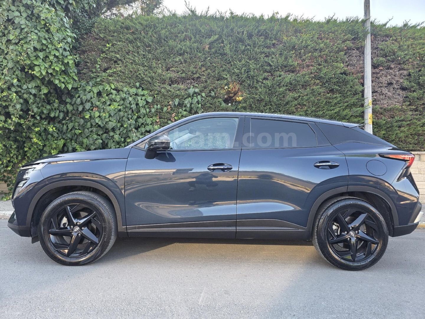 Sahibinden Chery Omoda 5 1.6 T-GDI Luxury 2024 Model İstanbul 32.500 km Lacivert 4