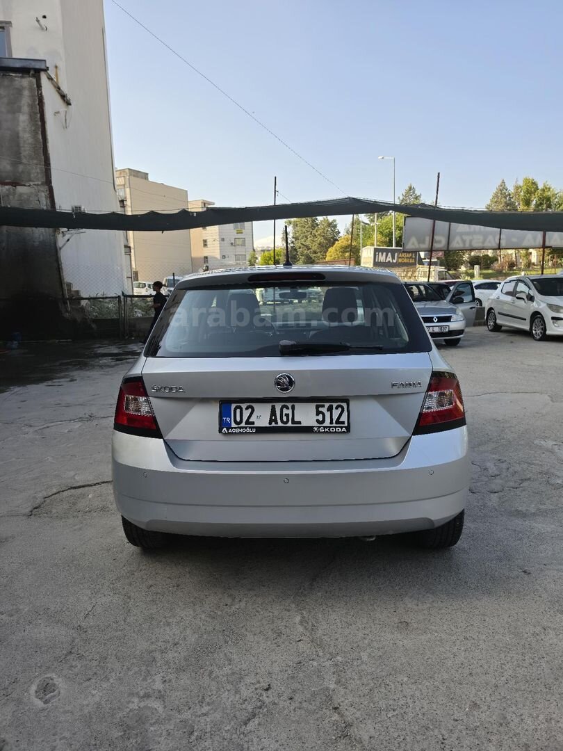 Sahibinden Skoda Fabia 1.0 GreenTec Style 2018 Model Adıyaman 76.700 km Gri 6
