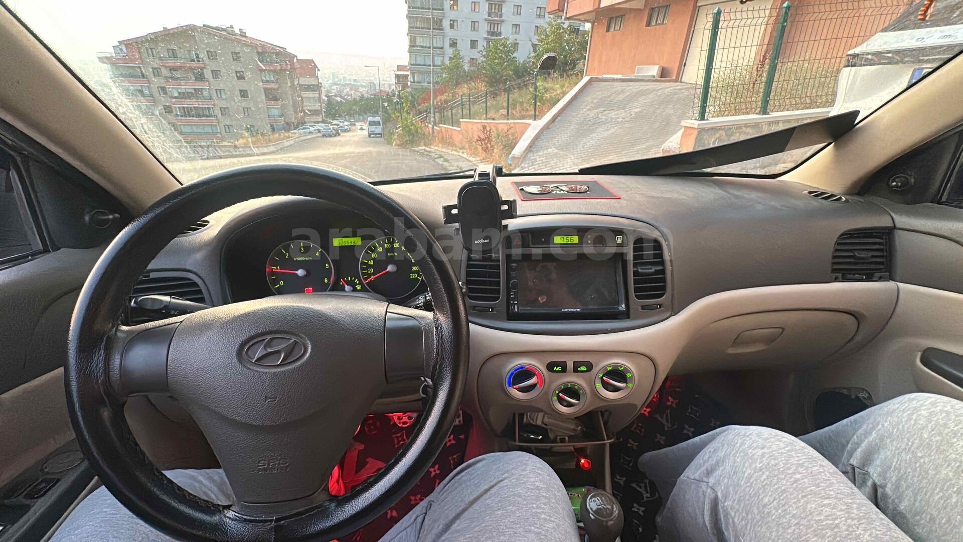 Sahibinden Hyundai Accent Era 1.5 CRDi-VGT Start 2008 Model Ankara 326.000 km Bordo 4