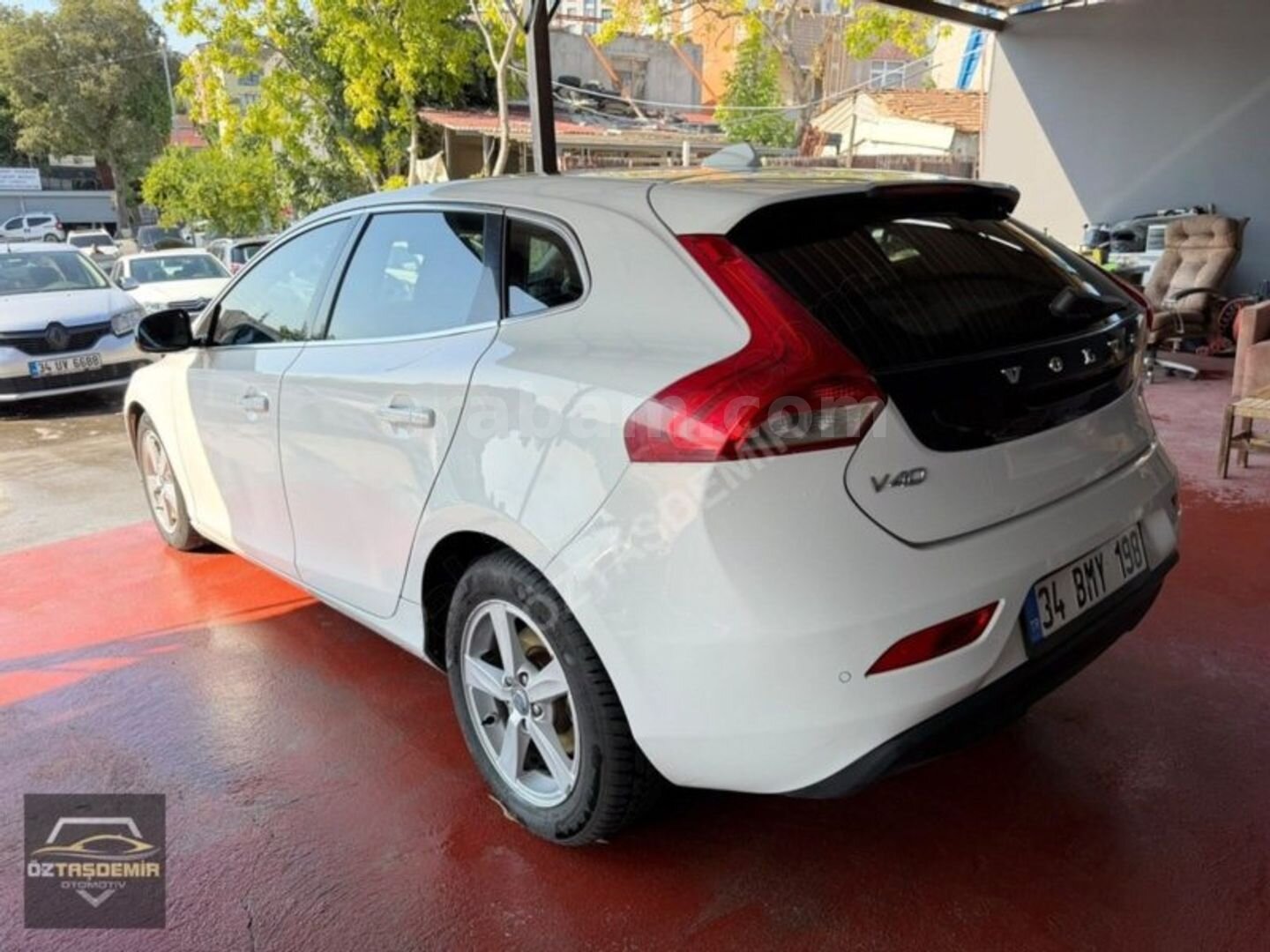 Galeriden Volvo V40 1.6 D Premium 2013 Model İstanbul 227.997 km Beyaz 5