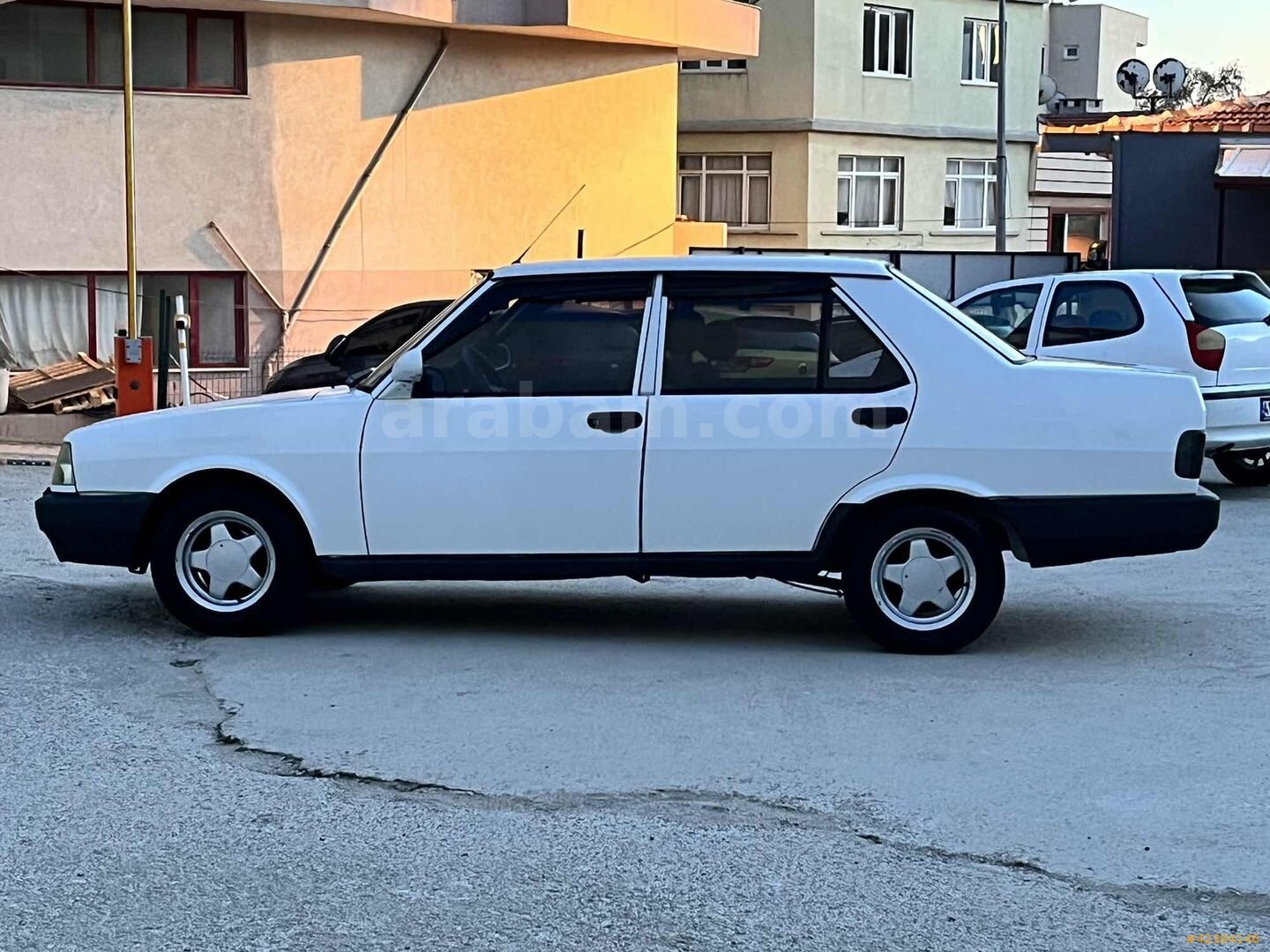 Galeriden Tofaş Şahin S 1998 Model Çanakkale 283.425 km Beyaz 2