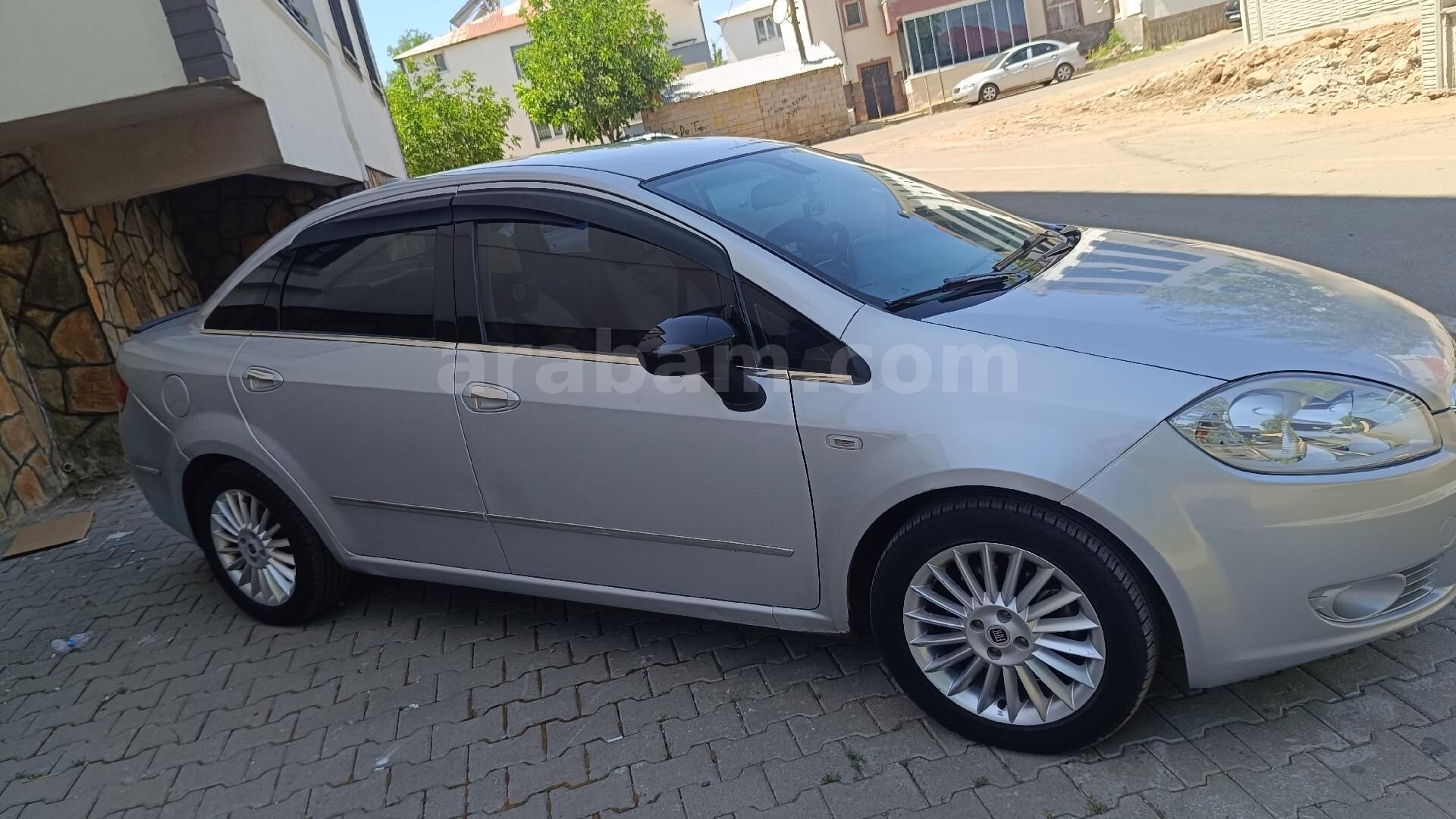 Sahibinden Fiat Linea 1.6 Multijet Emotion Plus 2012 Model Bingöl 214.500 km Gri (metalik) 3