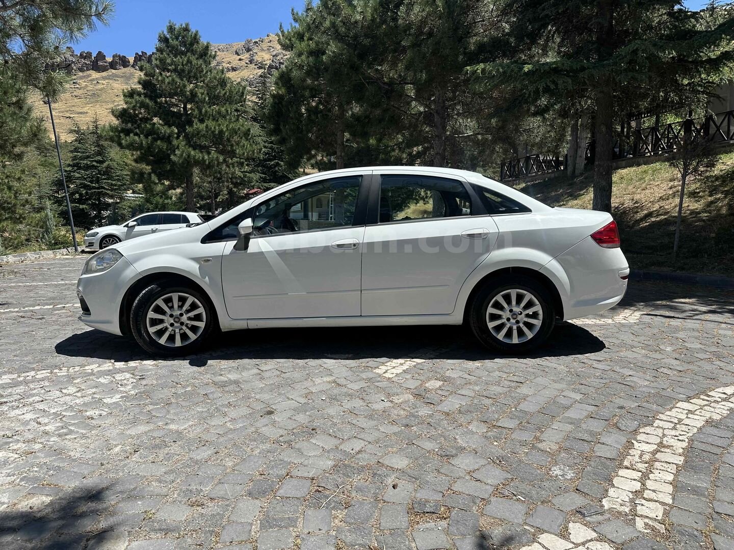 Galeriden Fiat Linea 1.3 Multijet Urban 2015 Model Kayseri 200.000 km Beyaz 2