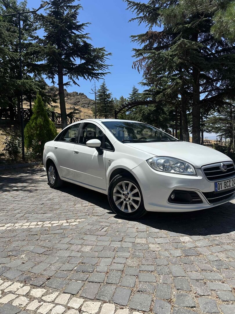 Galeriden Fiat Linea 1.3 Multijet Urban 2015 Model Kayseri 200.000 km Beyaz 4